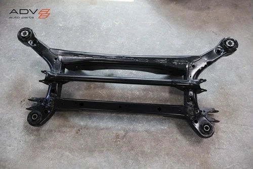 17-25 CHRYSLER VOYAGER FWD REAR SUBFRAME SUB FRAME CROSSMEMBER CROSS MEMBER OEM used OEM rear subframe and crossmember