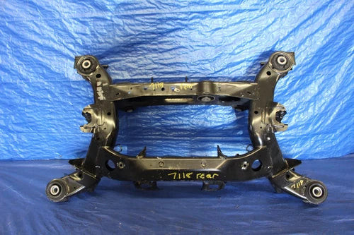 2014 INFINITI Q70 AWD 3.7L OEM FACTORY REAR SUBFRAME CROSSMEMBER ASSY #7118 used OEM rear subframe and crossmember
