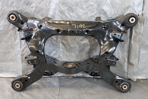 20 21 22 INFINITI Q60 COUPE 3.0T VR30 TURBO OEM REAR SUBFRAME CROSS MEMBER #7192 used OEM rear subframe and crossmember