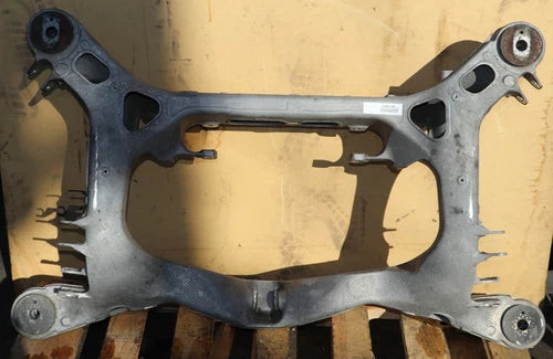 Rear Suspension Diff Carrier Frame Cross Member Subframe OEM Porsche Panamera used OEM differential and carrier assembly