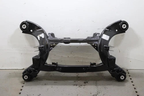 2017 - 2023 DODGE CHARGER REAR SUBFRAME UNDERCARRIAGE CROSSMEMBER CRADLE OEM used OEM rear subframe and crossmember