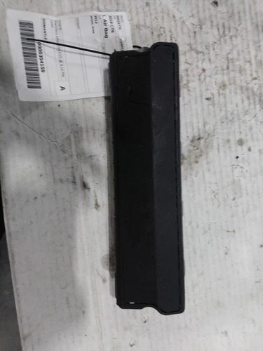 2018 Cadillac CT6 Driver Knee Used OEM Airbag
