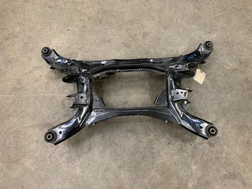 20-23 SUBARU OUTBACK REAR SUBFRAME CROSSMEMBER CRADLE UNDERCARRIAGE, OEM LOT3365 used OEM rear subframe and crossmember