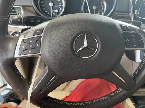 2013-2016 Mercedes-Benz 18 MERCEDES G-class Driver Airbag Used OEM Airbag