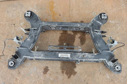 2012-2018 MERCEDES CLS550 W218 4.6L A/T REAR SUSPENSION CROSSMEMBER SUBFRAME OEM used OEM rear subframe and crossmember