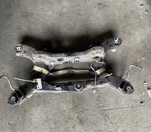 2017-2021 CHRYSLER 300 3.6L Rear Crossmember Sub-frame Assembly OEM used OEM rear subframe and crossmember