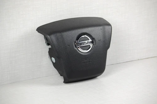 2017-2018 Nissan Titan Driver Steering Wheel Black Used OEM Airbag