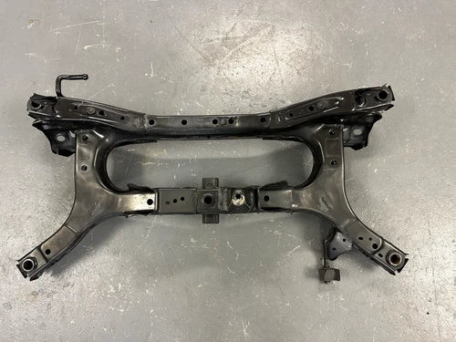2018-2022 TOYOTA C-HR REAR SUSPENSION SUBFRAME CROSSMEMBER OEM used OEM rear subframe and crossmember