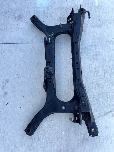 2020 TOYOTA COROLLA SEDAN 1.8L REAR SUSPENSION SUBFRAME CROSSMEMBER K-FRAME OEM used OEM rear subframe and crossmember