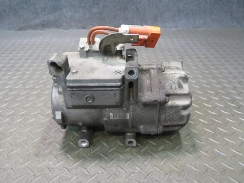 2008-2012 Lexus UVF46L LS600h Used OEM AC Compressor