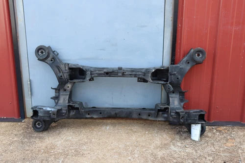 2016-2020 KIA SORENTO 2.4L REAR SUBFRAME CROSSMEMBER MOUNT BRACKET OEM used OEM subframe bracket and support
