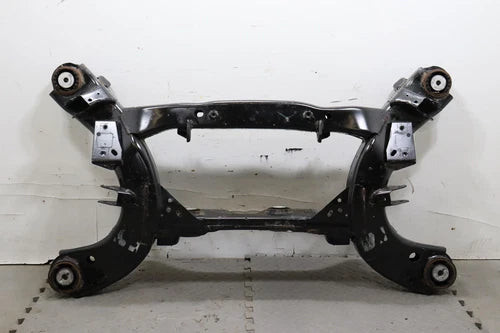 2017 - 2023 DODGE CHARGER REAR SUBFRAME CROSSMEMBER UNDERCARRIAGE CRADLE OEM used OEM rear subframe and crossmember