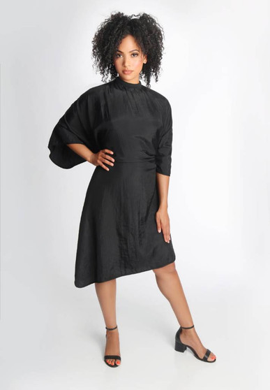 The Crinkle Cape - Black