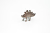 Stegosaurus Dinosaur, Very Nice Plastic Replica    3"     ~    F1865-B4