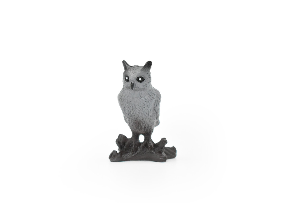 Gray Owl, Toy Model Plastic Statue Figure Bird      1 1/2"     F610 B131