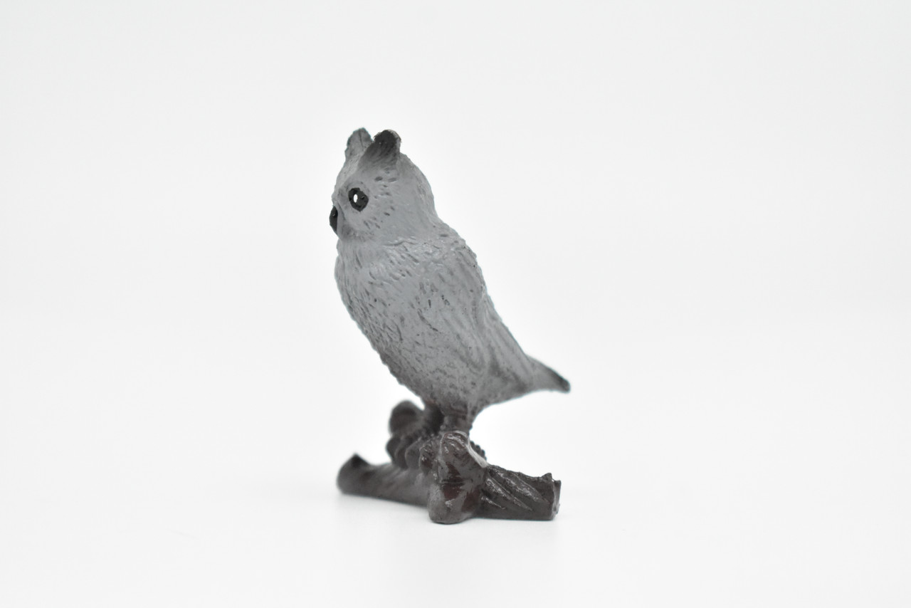 Gray Owl, Toy Model Plastic Statue Figure Bird      1 1/2"     F610 B131