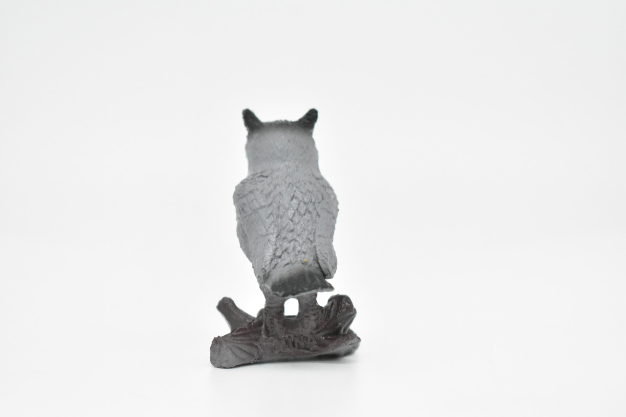 Gray Owl, Toy Model Plastic Statue Figure Bird      1 1/2"     F610 B131