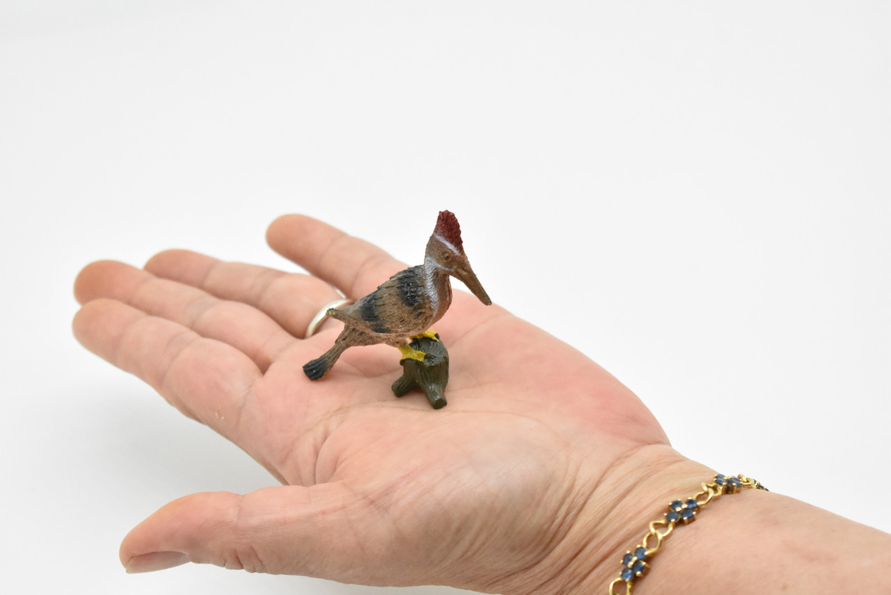 Woodpecker, Pileated, Realistic Plastic Model Bird, Hand Painted Toy     2 1/2"