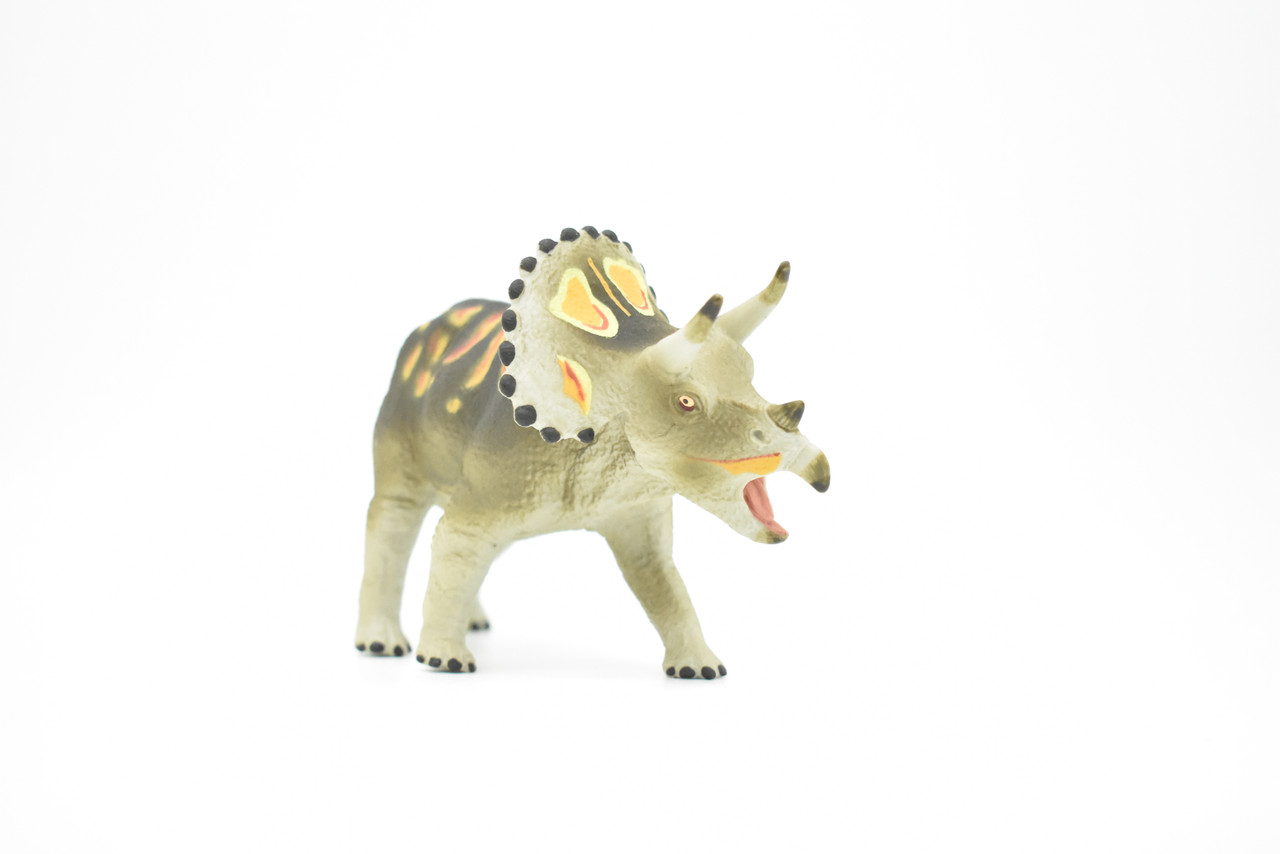 Triceratops Dinosaur, Museum Quality Plastic Replica    7"   -   F667 B69