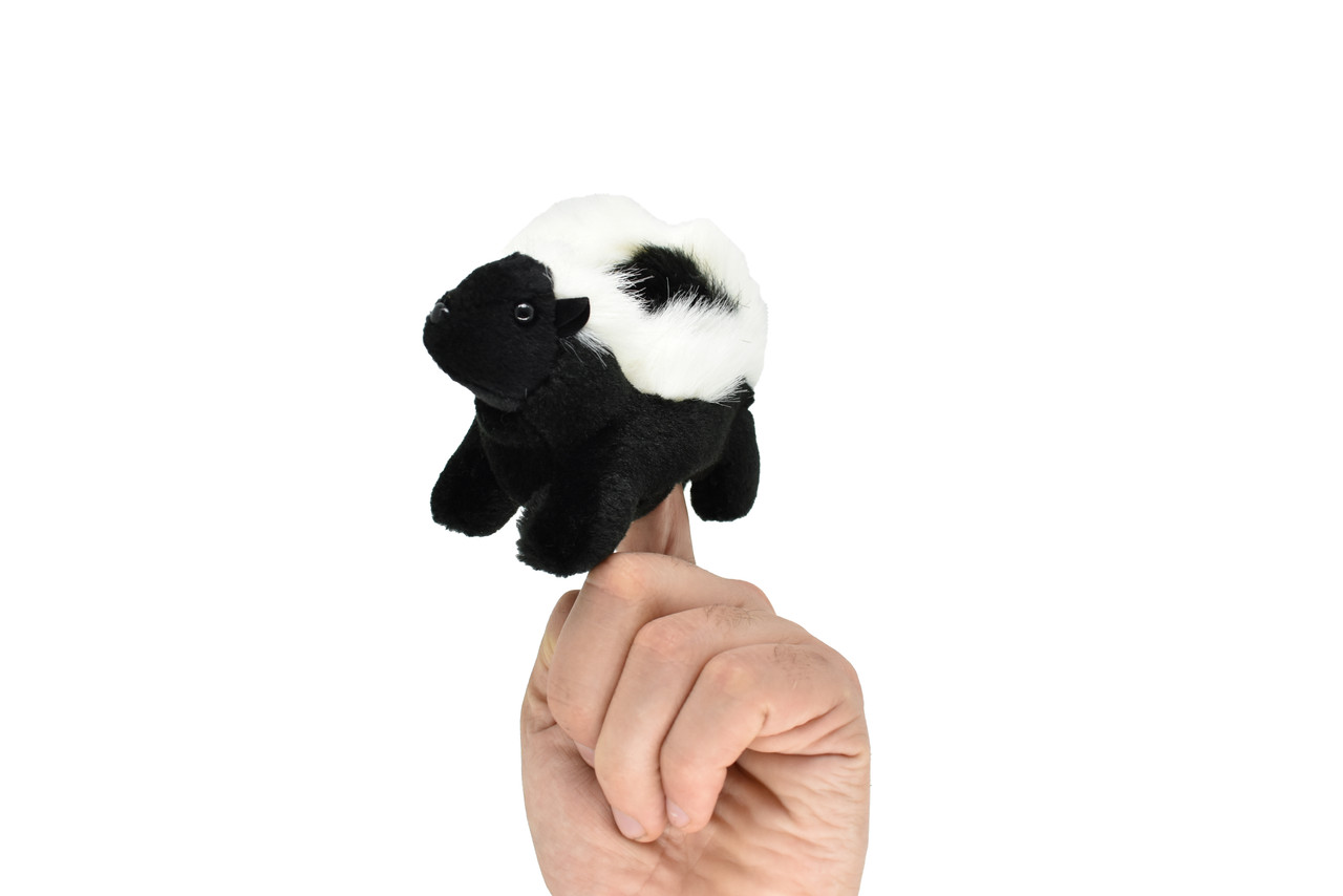 Skunk Finger Puppet, Very Nice Plush Skunk, Stuffed Animal, Educational, Realistic, Lifelike Model, Gift,   4"    F1591 B75
