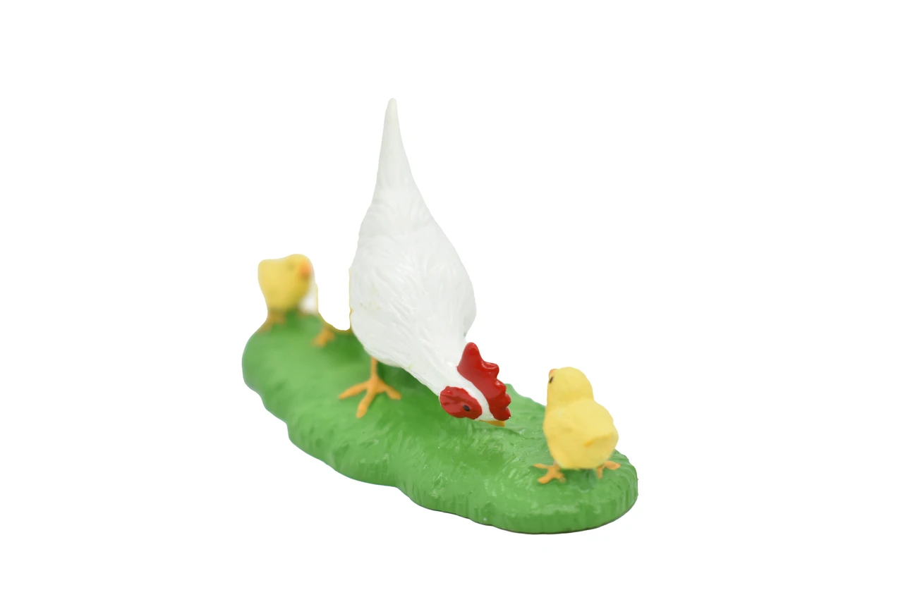 Chicken / With Chicks ~ Plastic Replica 3 3/4