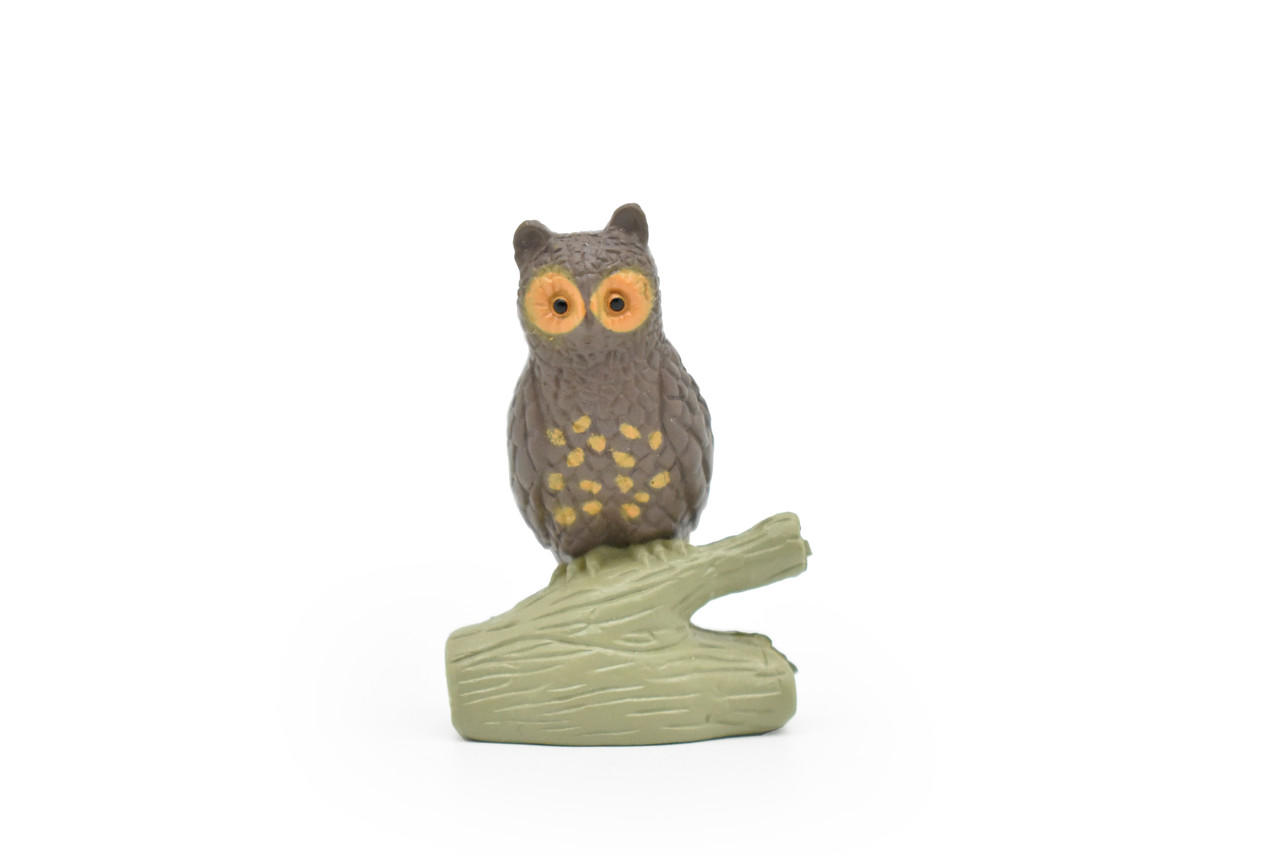 Great Horned Owl Toy, Realistic Plastic Model    1 3/4"   F204 B9