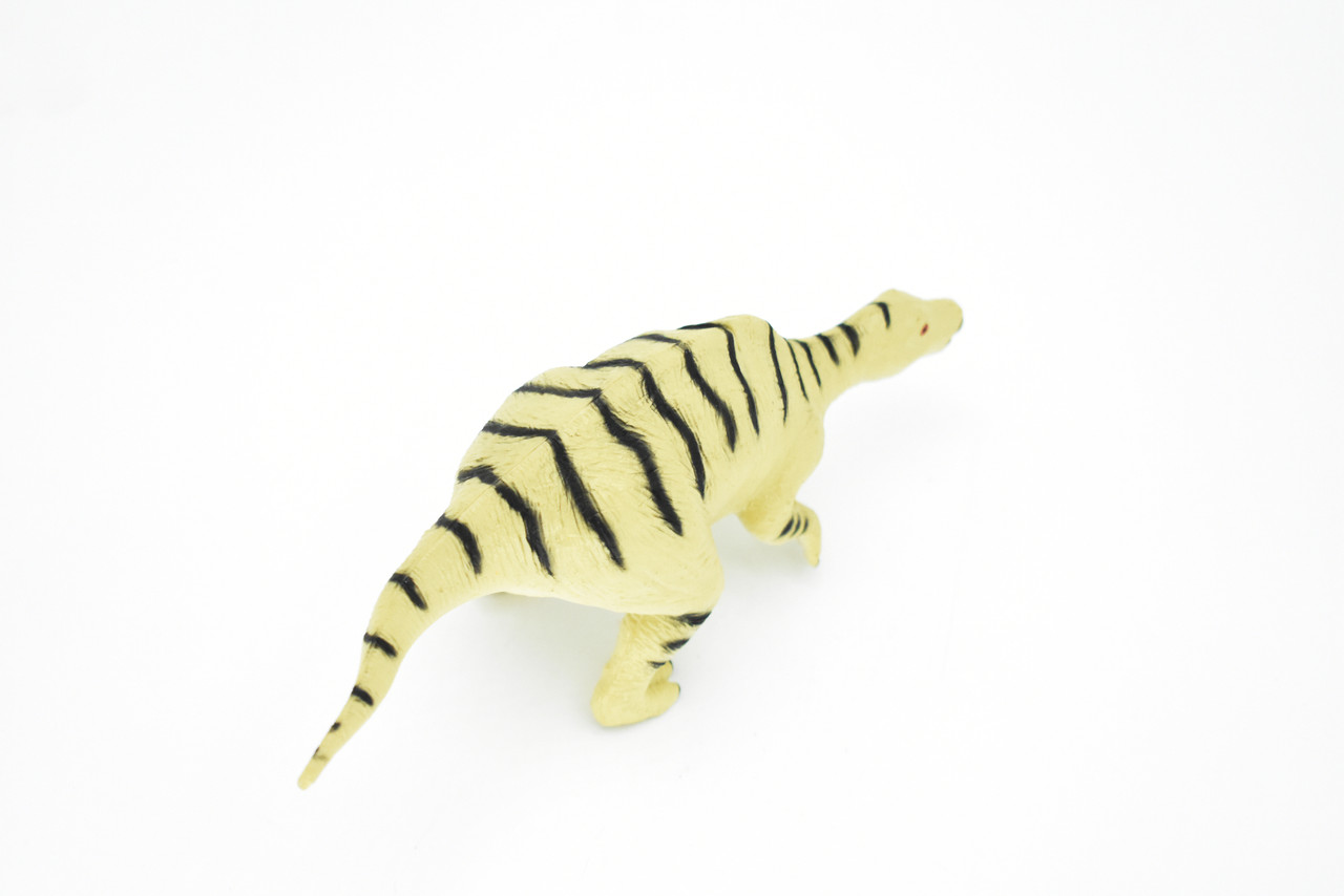 Iguanodon Dinosaur, Very Nice Plastic Replica    7"     F3049-B2