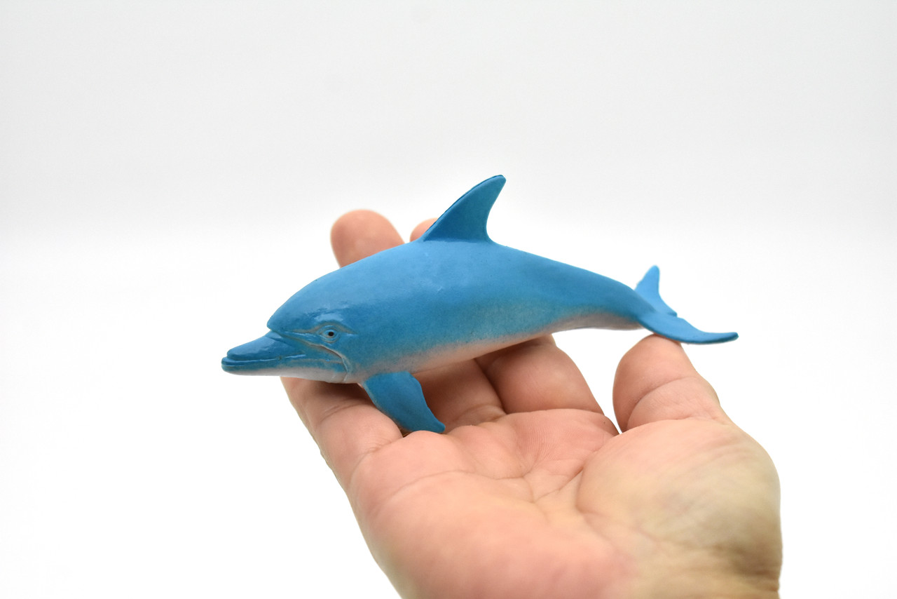 Dolphin, Very Nice Plastic Replica     4 1/2"      F6011-B377