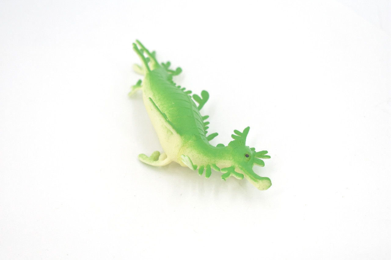 Leafy Sea Dragon, Glauert's Seadragon, Related to Pipefish, and Seahorses, Realistic Soft Rubber, Educational, Figure, Lifelike, Replica, Gift,      5 1/2"    F6027-B378