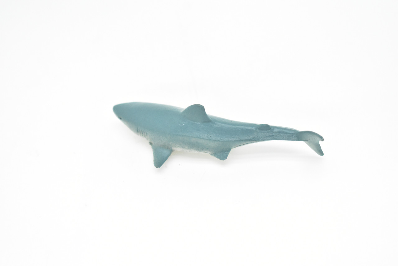 Great White Shark, Curved Very Nice Plastic Replica    3"   F0009-B23