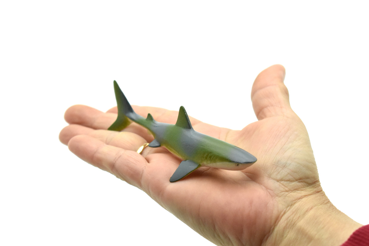 Lemon Shark, Very Nice Plastic Replica    4 1/2"   ~   F0014-B22