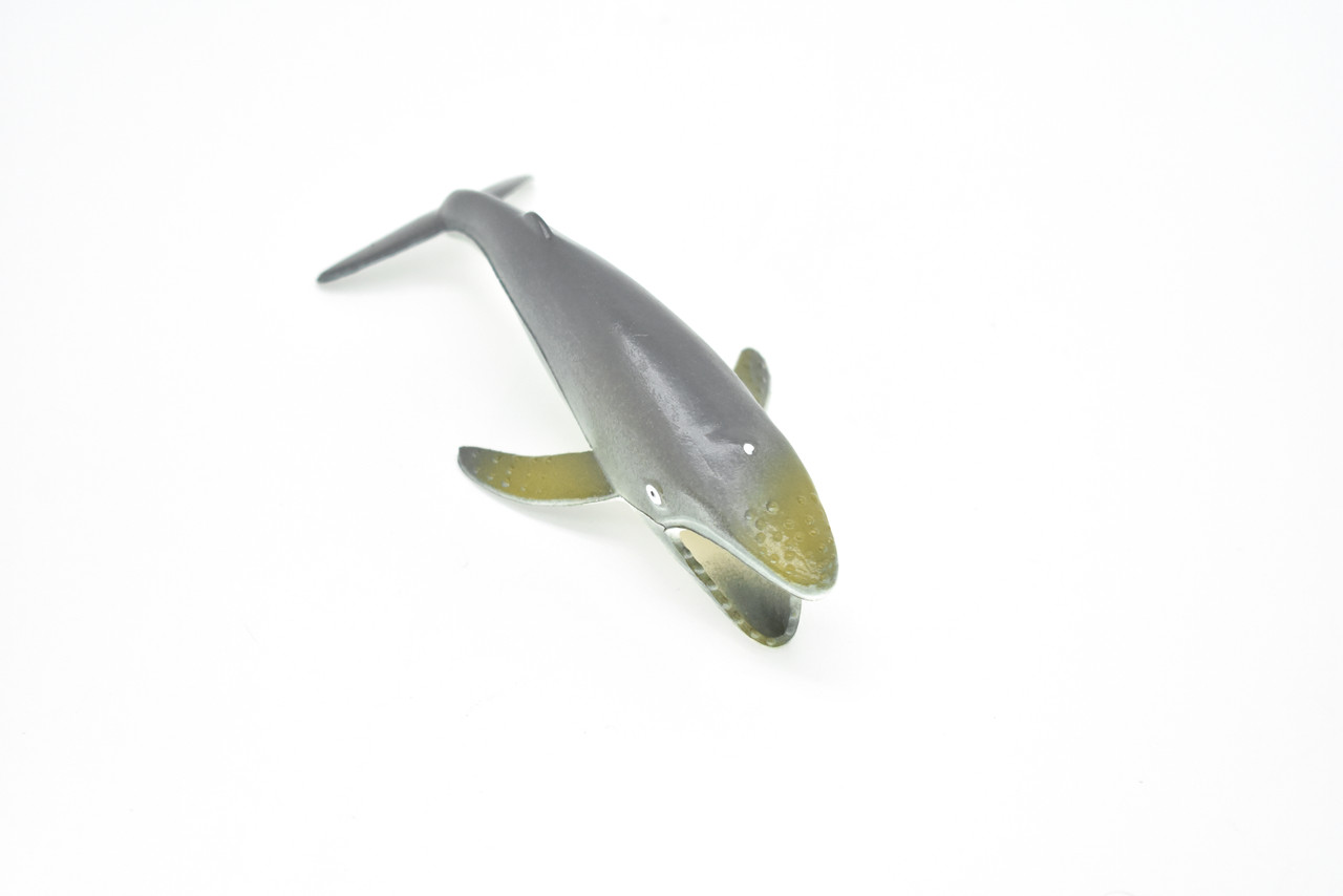 Humpback Whale, Very Nice Rubber Replica   4"  ~  F0019-B22