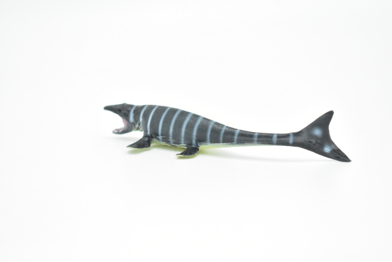 Mosasaurus Dinosaur, Very Nice Rubber Replica    4"     F8112-B117