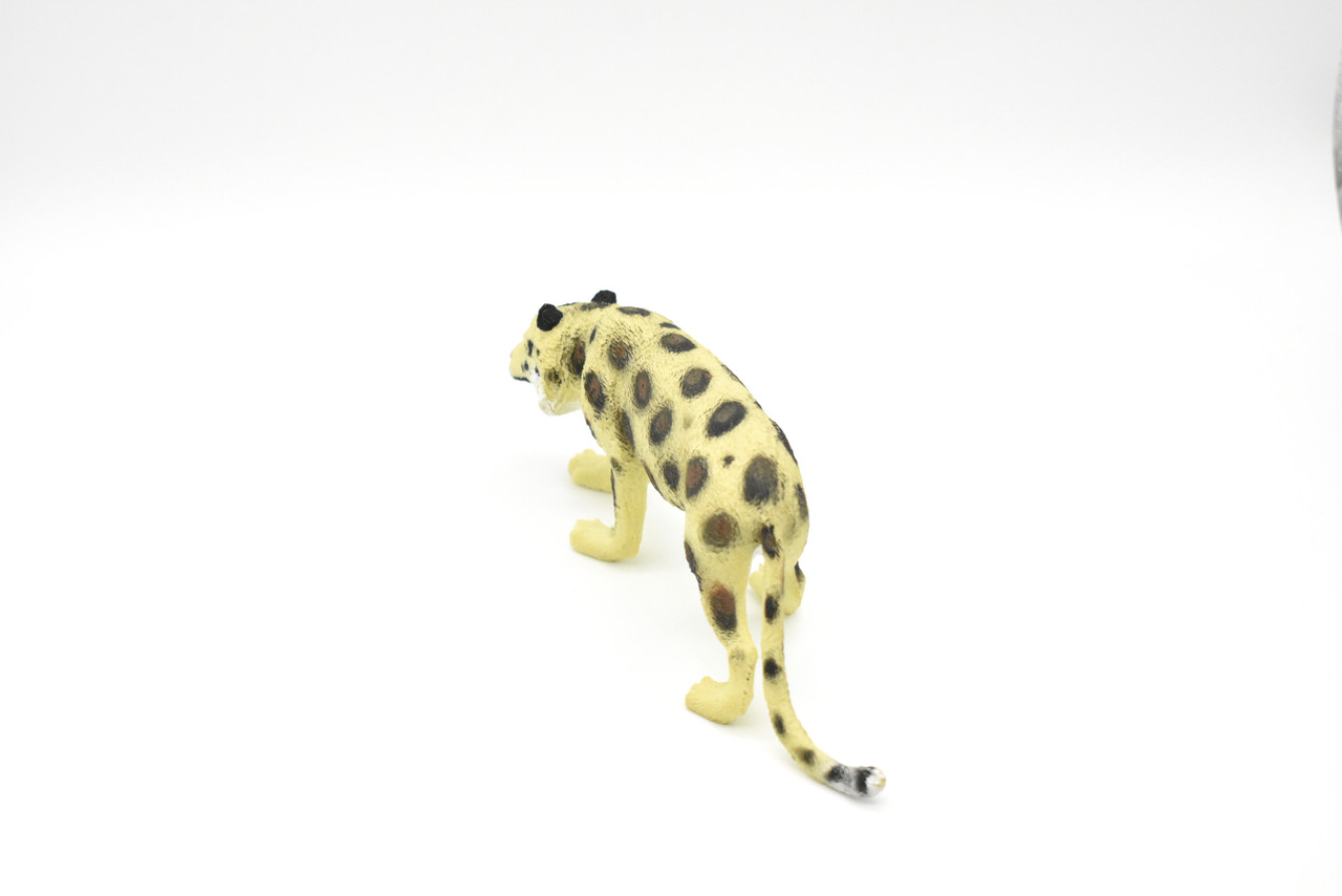 Leopard, Snow, Very Nice Plastic Replica  6"W x 3"H  ~  F4413-B191