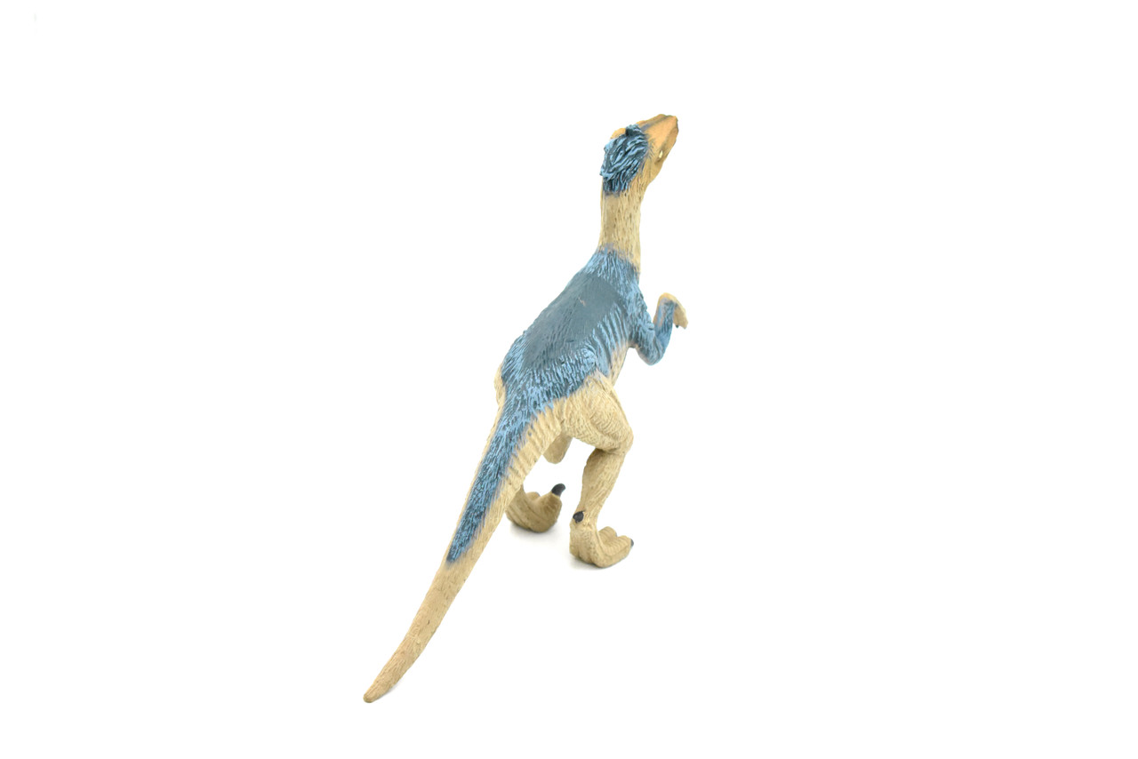 Velociraptor Dinosaur,  Museum Quality Plastic Replica     8"     M009-B630