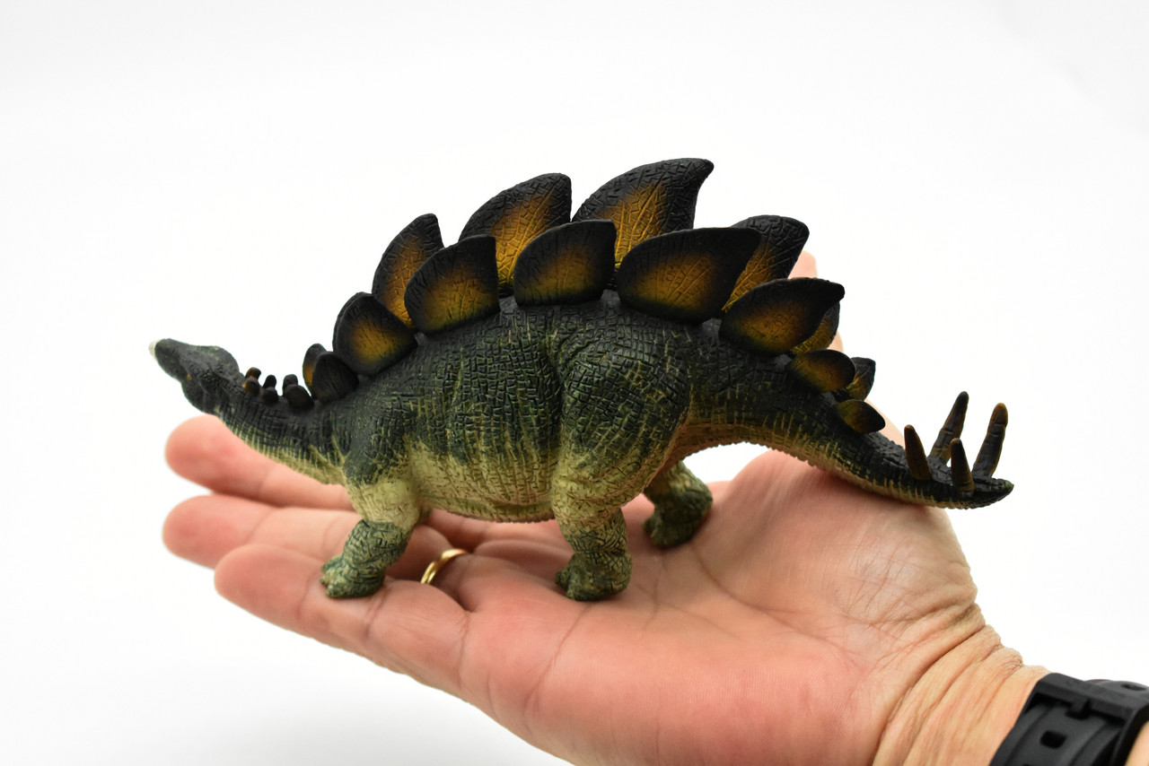 Stegosaurus Dinosaur, Museum Quality Plastic Replica    6 1/2"     M012-B630