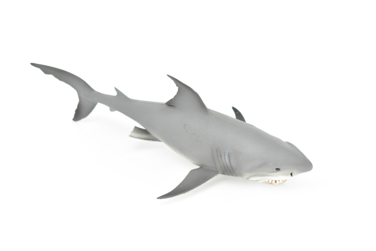 Great White Shark, Museum Quality Plastic Replica   8"  M036-B636