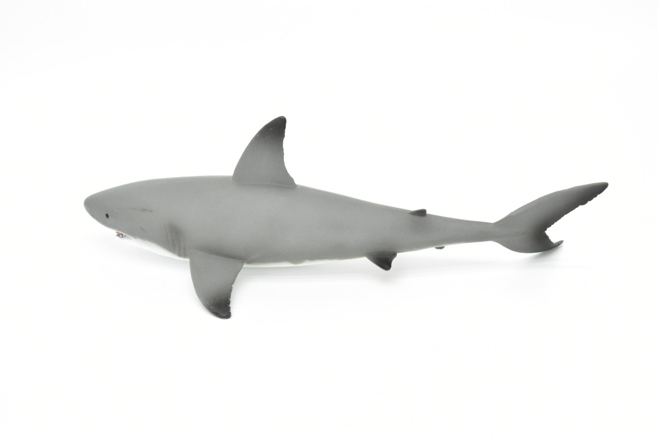 Great White Shark, Museum Quality Plastic Replica    7"   M039-B637
