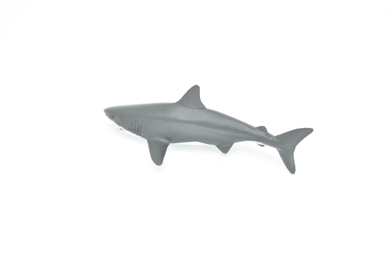 Great White Shark, Very Nice Plastic Replica    3" -  F1010 B118