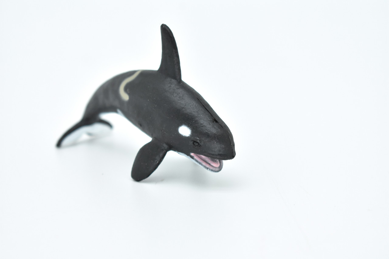 Orca, Killer Whale, Leaping, Very Nice Plastic Replica  3"  -  F1106 B203