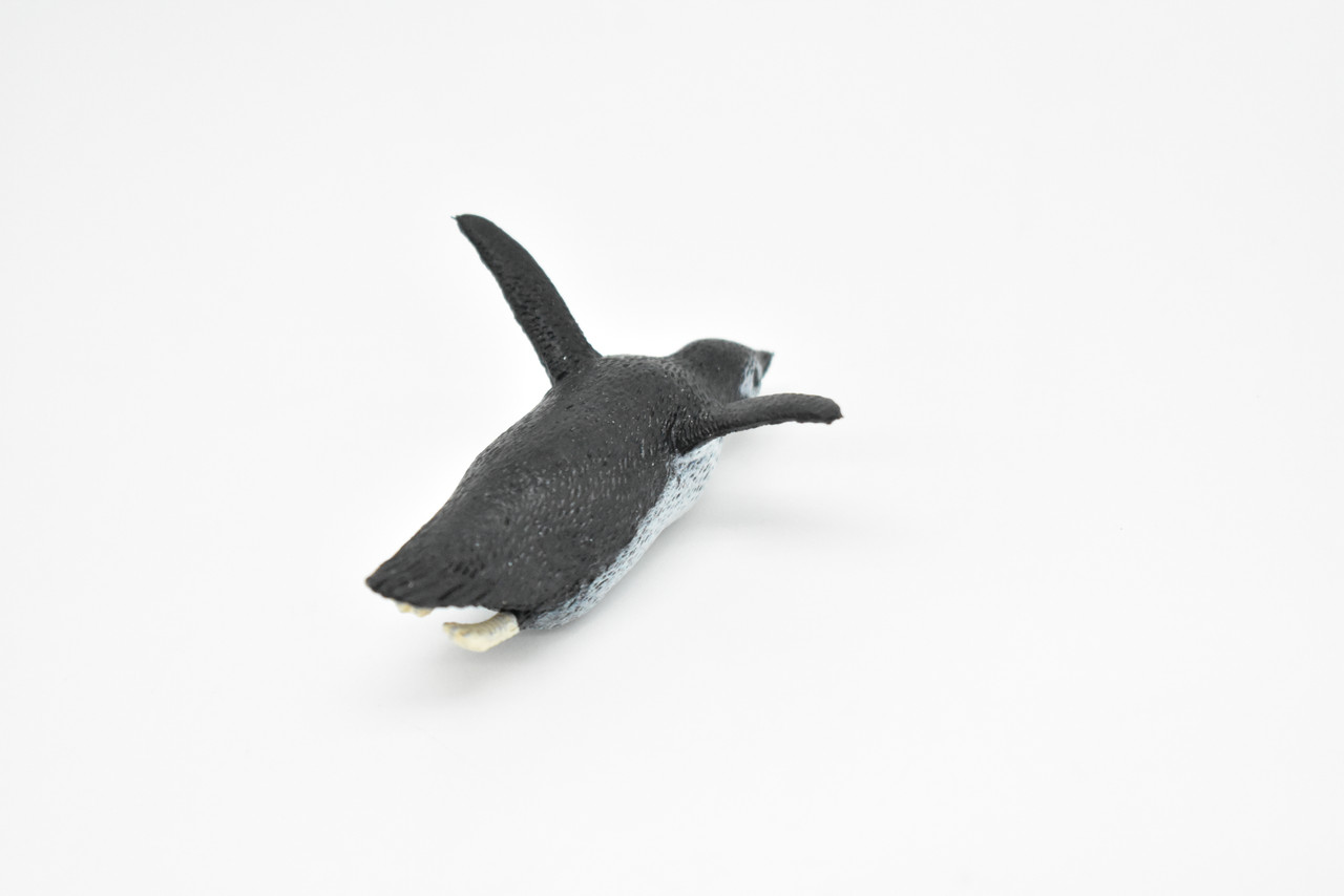 Penguin, Chinstrap, Swimming, Very Nice Rubber Reproduction    3"     F1108 B203