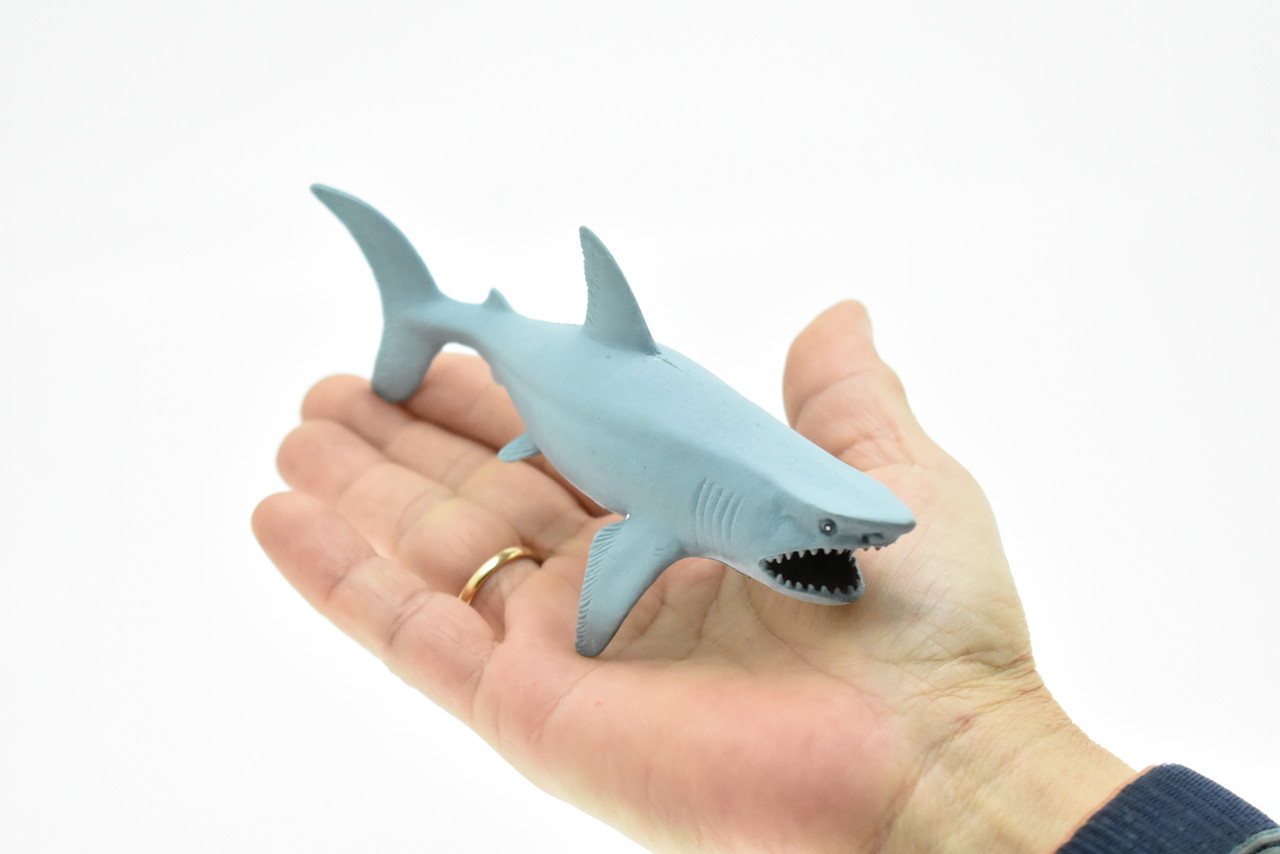 Great White Shark, Very Nice Rubber Replica    6"  -   F1481 B210