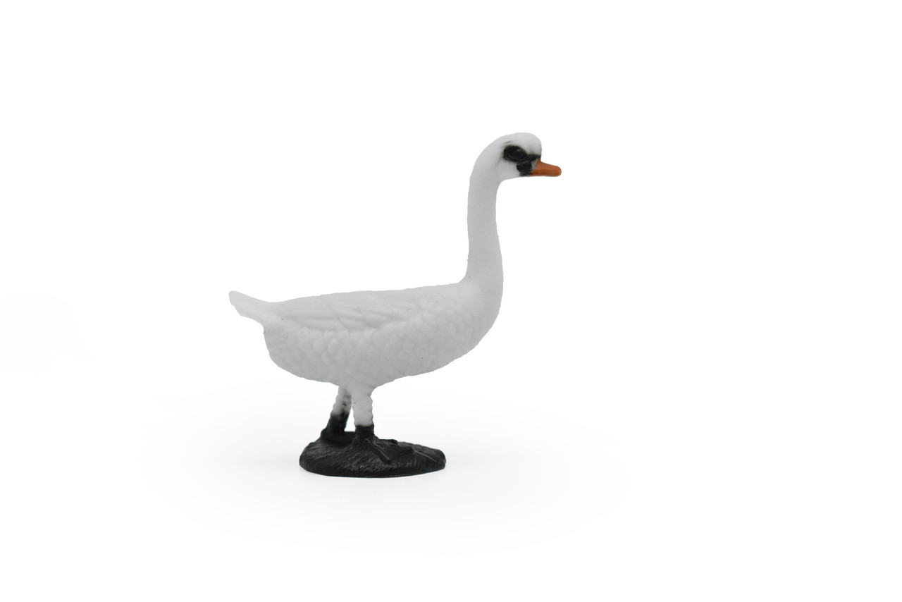 Swan, Bird, Very Nice Plastic Reproduction    2"    F1855 B139