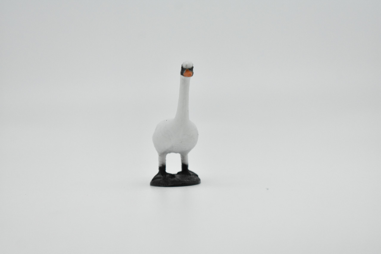 Swan, Bird, Very Nice Plastic Reproduction    2"    F1855 B139