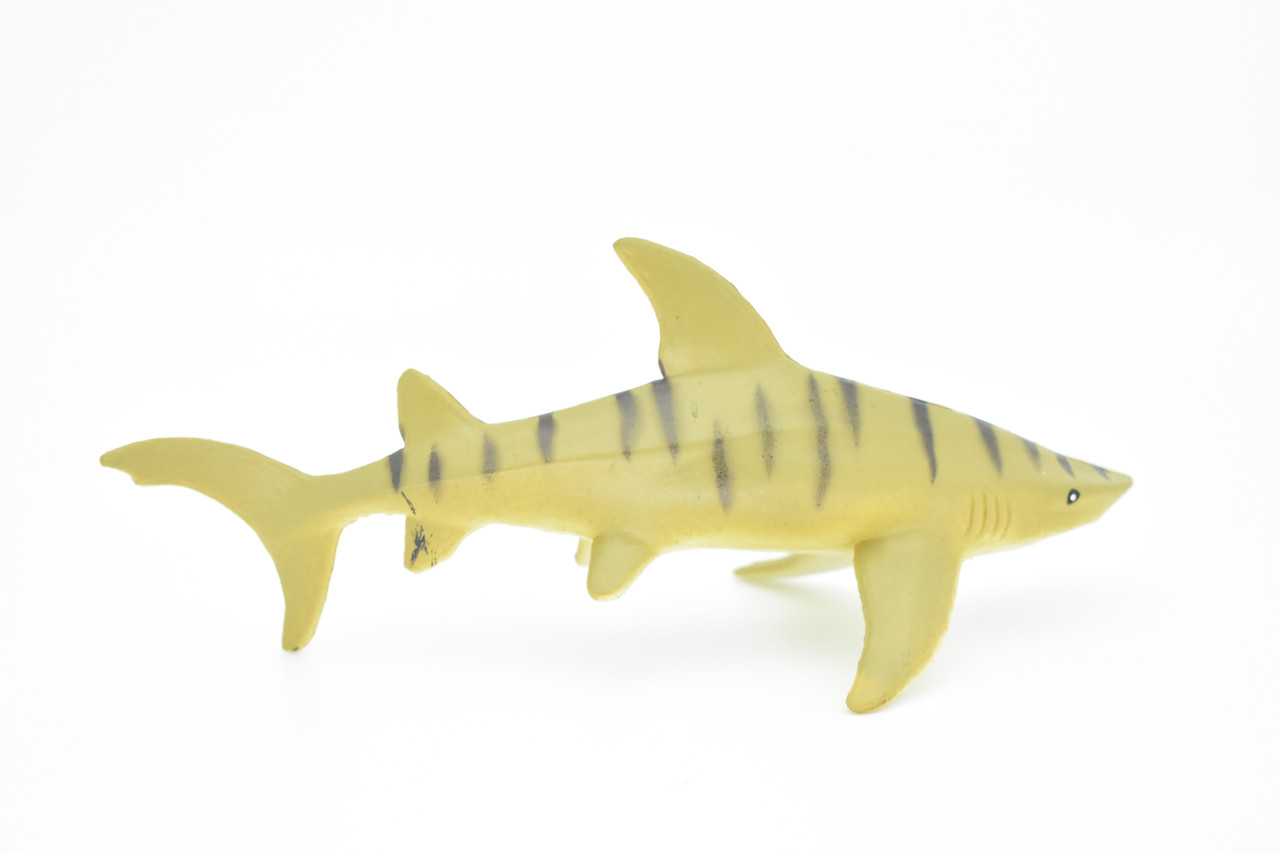 Tiger Shark,  Very Nice Hollow Rubber Replica  6"   -   F1902 B20