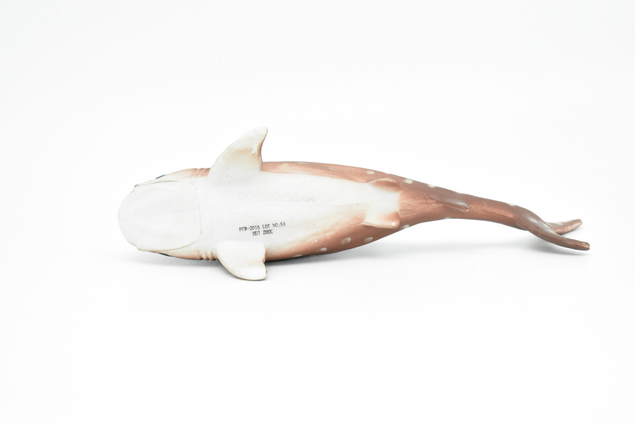 Whale Shark, Very Nice Hollow Plastic Replica    6"     F1903 B20