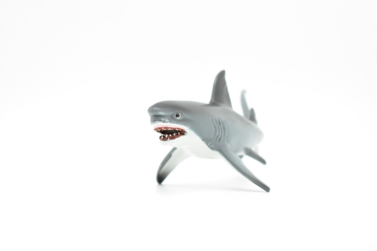 Great White Shark, Museum Quality Plastic Replica    7"   -   F1960 B21