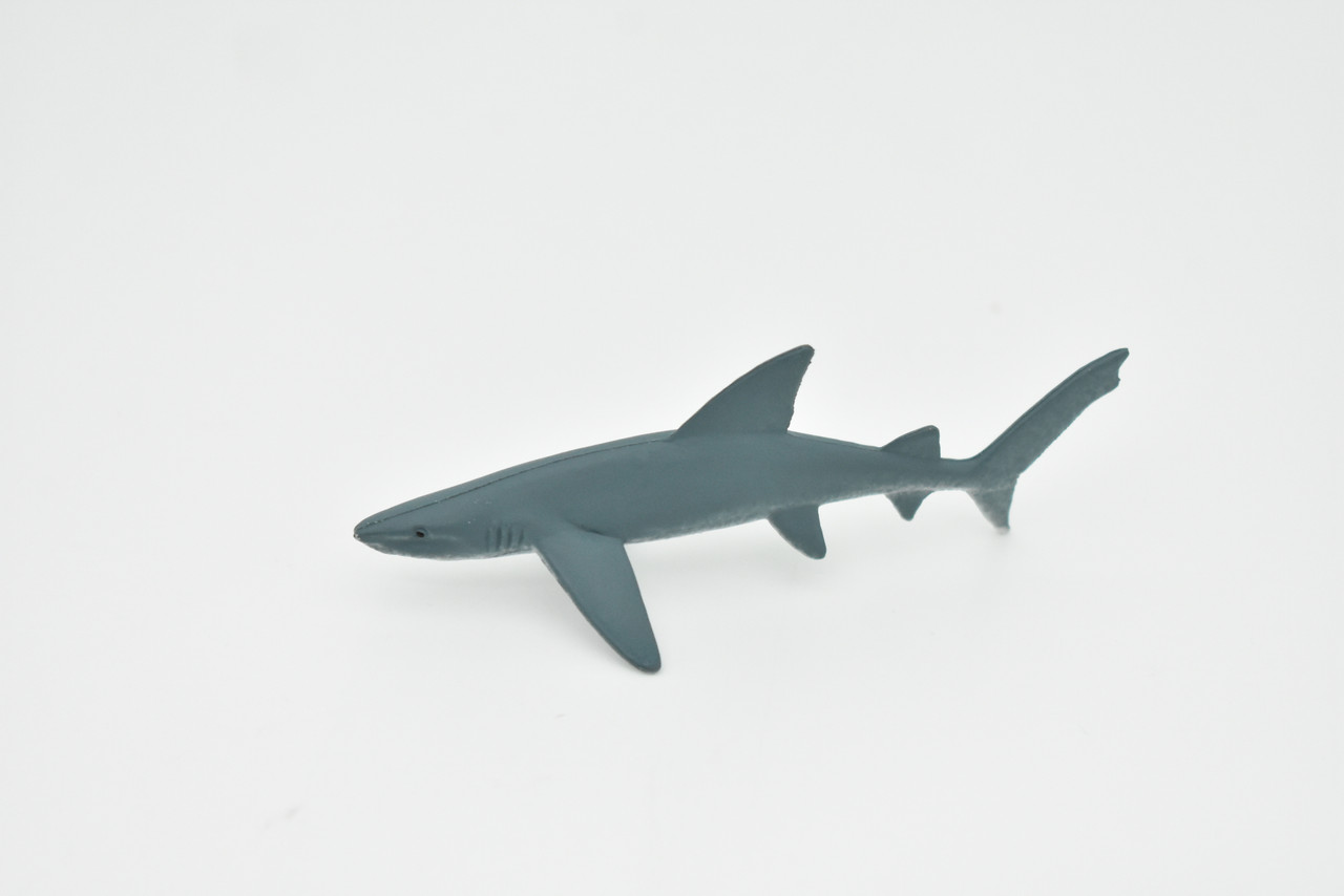 Blue Shark, Very Nice Plastic Replica    3"   -   F232 B76