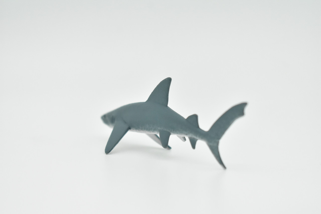 Blue Shark, Very Nice Plastic Replica    3"   -   F232 B76