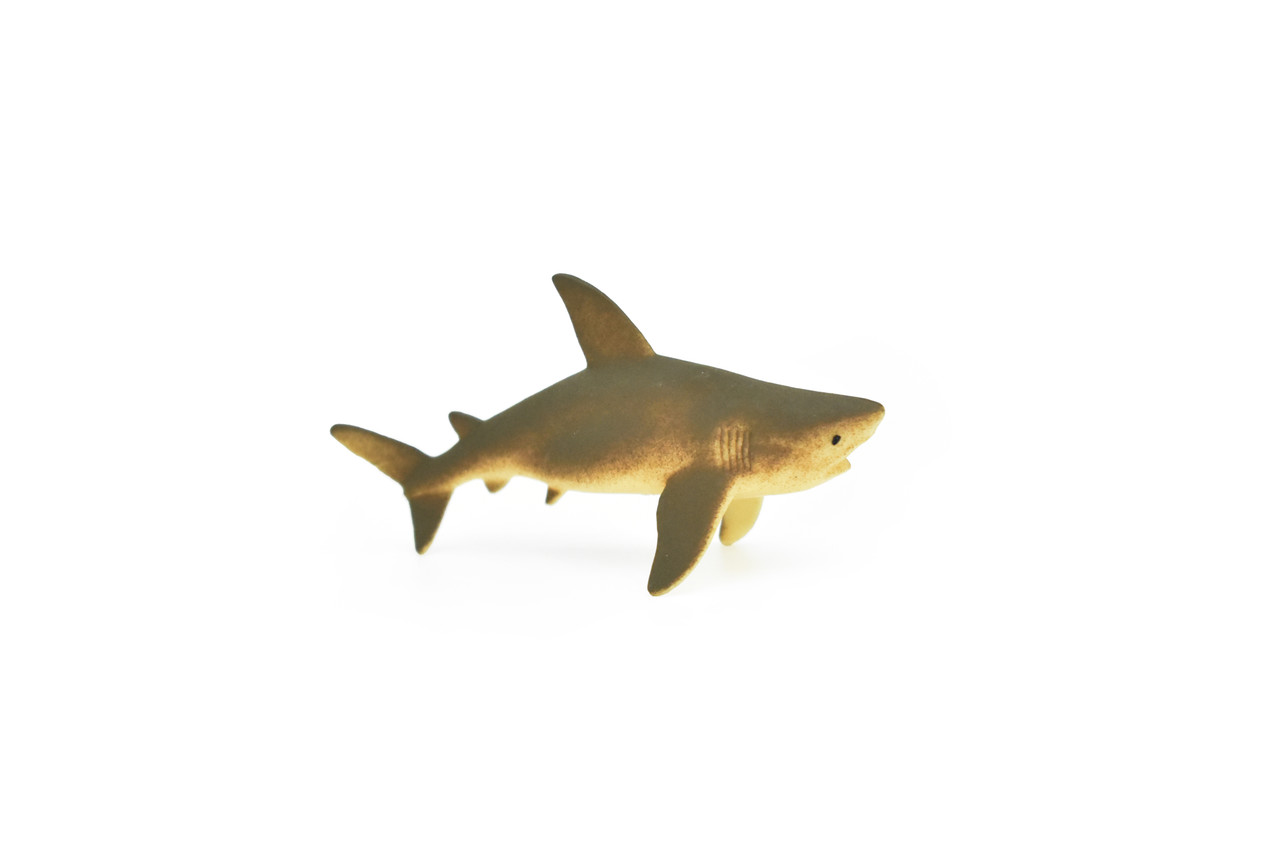 Bull Shark, Very Nice Plastic Replica   2 1/2"  -  F236 B76